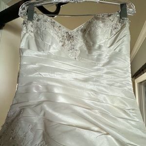 Maggie Sottero Wedding Dress